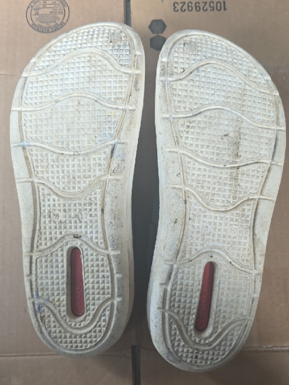 Crocs Clogs - Picture 2 of 3